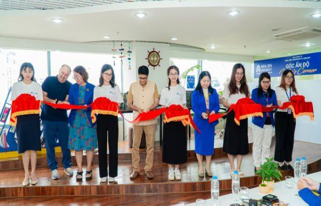 Inauguration Ceremony of Indian Corner in Hoa Sen University
