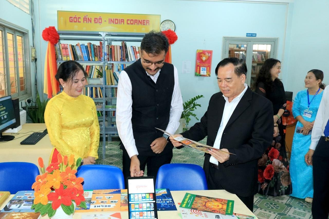 Inauguration of India Corner in Ben Tre province on 24.02.2025