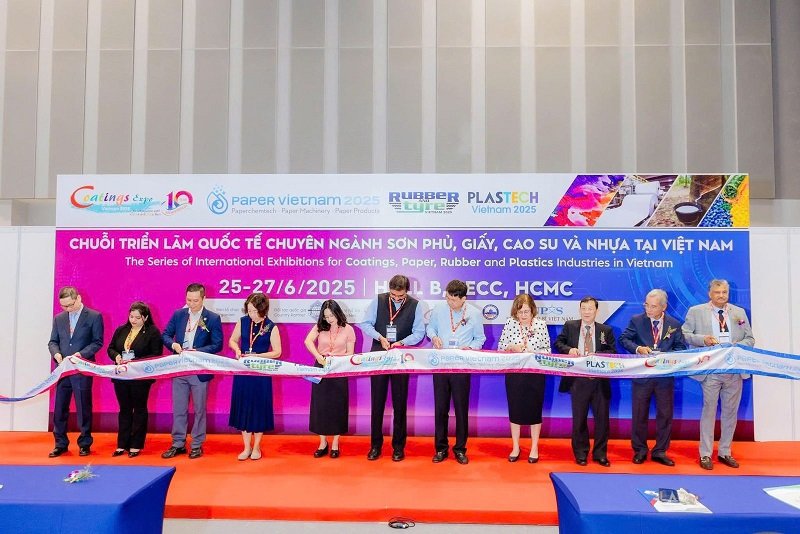 On 25th June 2025, CGI HCM joined the Opening Ceremony of the Coatings, Paper, Rubber and Plastech 2025. The exhibition saw participation of more than 30 Indian exhibitors from the chemical sector led by CHEMEXCIL.